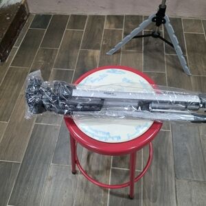 AmazonBasics Silver Tripod